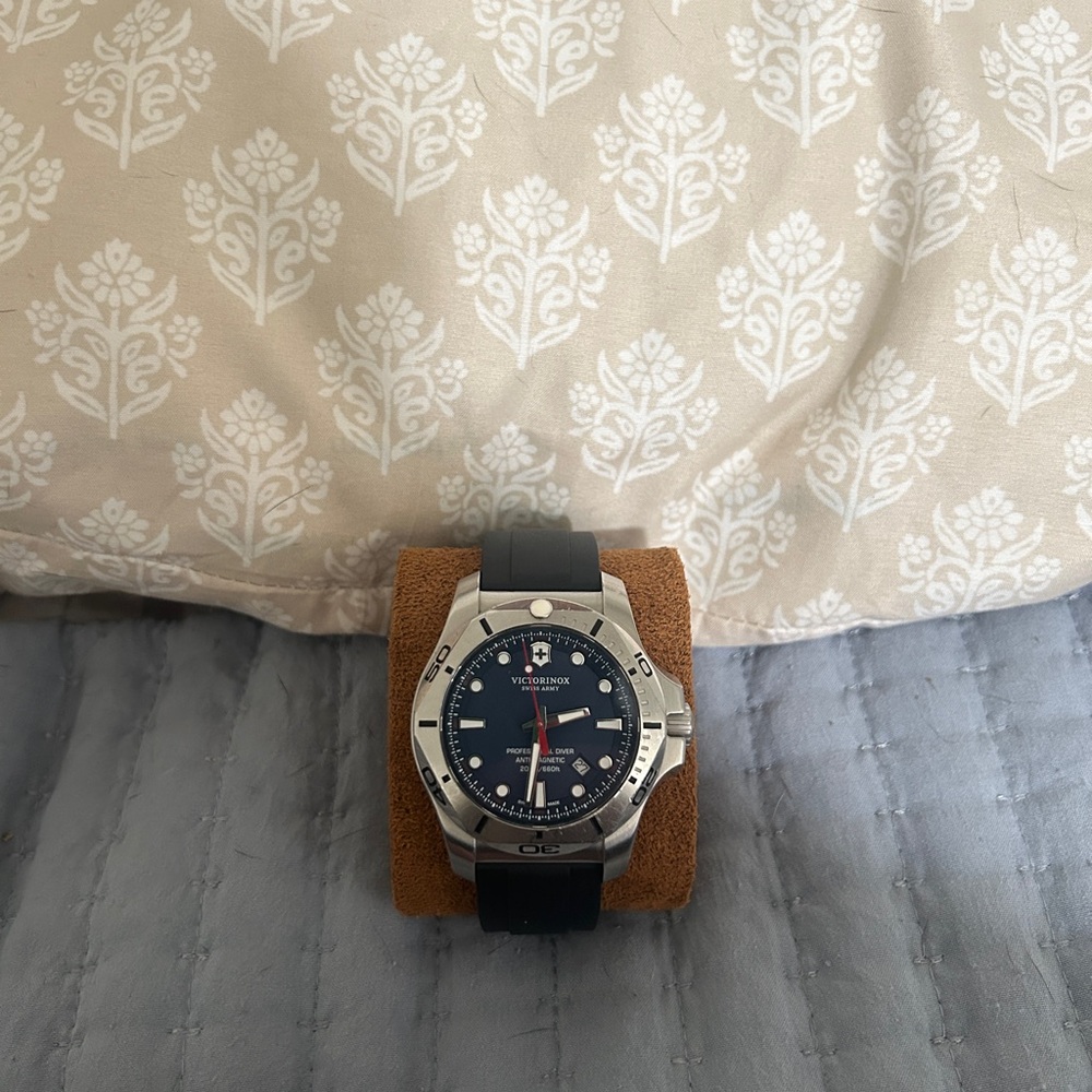 Victorinox INOX dive watch